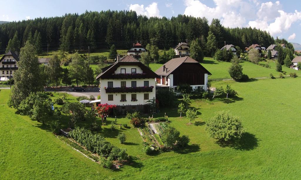 Haus Pfarrkirchner Apartment Mauterndorf  Exterior photo