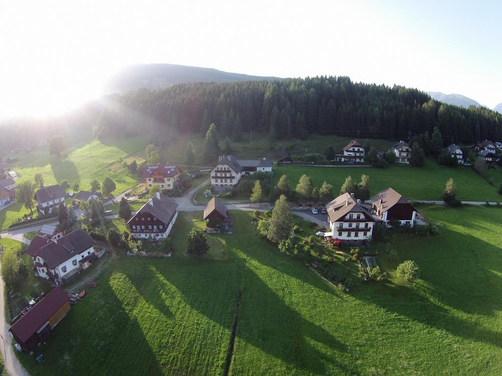 Haus Pfarrkirchner Apartment Mauterndorf  Exterior photo