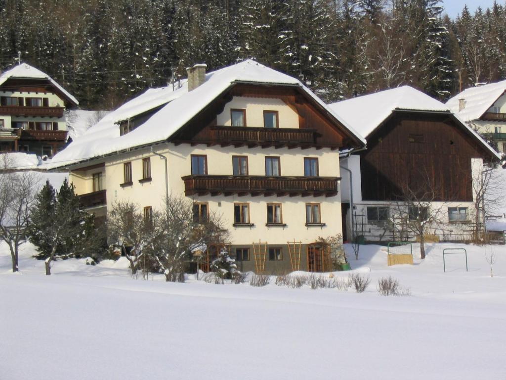 Haus Pfarrkirchner Apartment Mauterndorf  Exterior photo